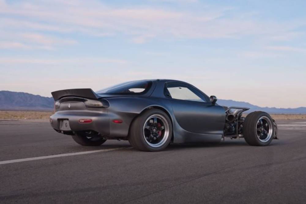 https://autogreeknews.gr/wp-content/uploads/2023/01/2000hp-4rotor-mazda-rx-7-06.jpg