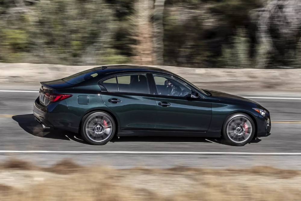 https://autogreeknews.gr/wp-content/uploads/2023/01/2023-Infiniti-Q50-Red-Sport-Black-Opal-Metallic-10.jpg