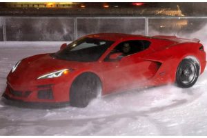 2024-chevrolet-corvette-e-ray-nyc-105-1-1024×576