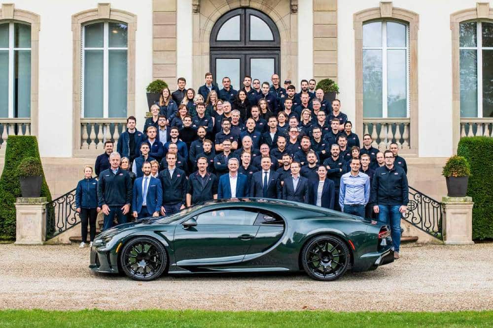 https://autogreeknews.gr/wp-content/uploads/2023/01/400th-bugatti-chiron-1.jpg