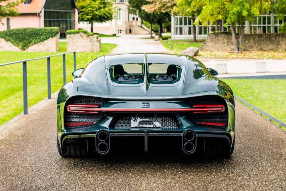 https://autogreeknews.gr/wp-content/uploads/2023/01/400th-bugatti-chiron-6.jpg