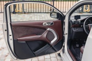 Aston-Martin-Cygnet-used-(3)