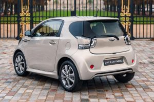 Aston-Martin-Cygnet-used-(7)