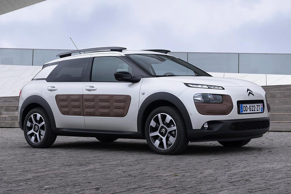 https://autogreeknews.gr/wp-content/uploads/2023/01/Citroen-C4_Cactus-2015-1.jpg
