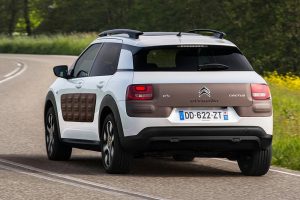Citroen-C4_Cactus-2015-(2)