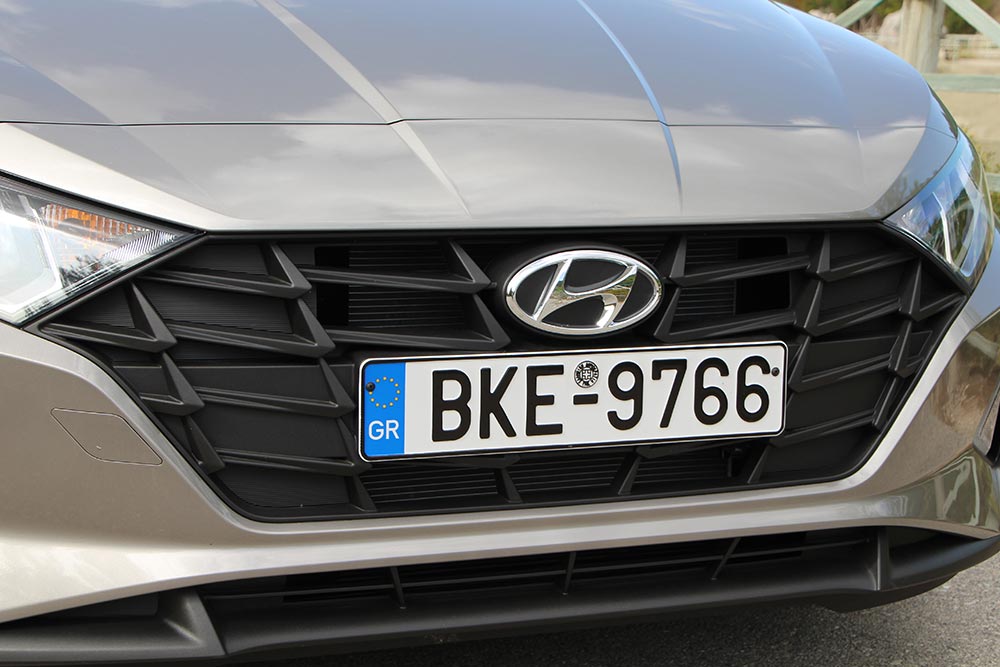 https://autogreeknews.gr/wp-content/uploads/2023/01/Hyundai-i20-1.2-maska-1.jpg