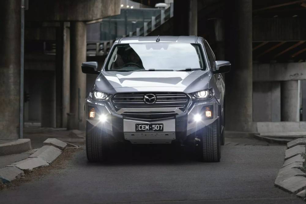 https://autogreeknews.gr/wp-content/uploads/2023/01/Mazda-BT-50-LE-2-scaled-1.jpg