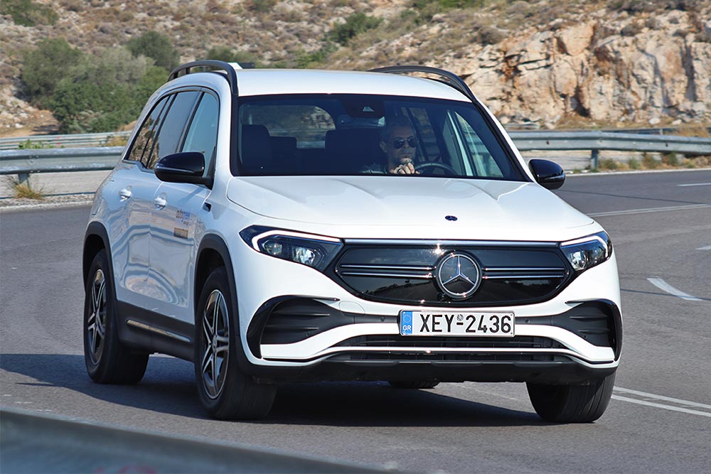 https://autogreeknews.gr/wp-content/uploads/2023/01/Mercedes-EQB-250-12.jpg
