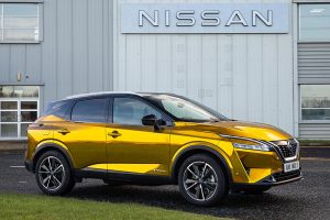 Nissan-Qashqai-gold-(3)