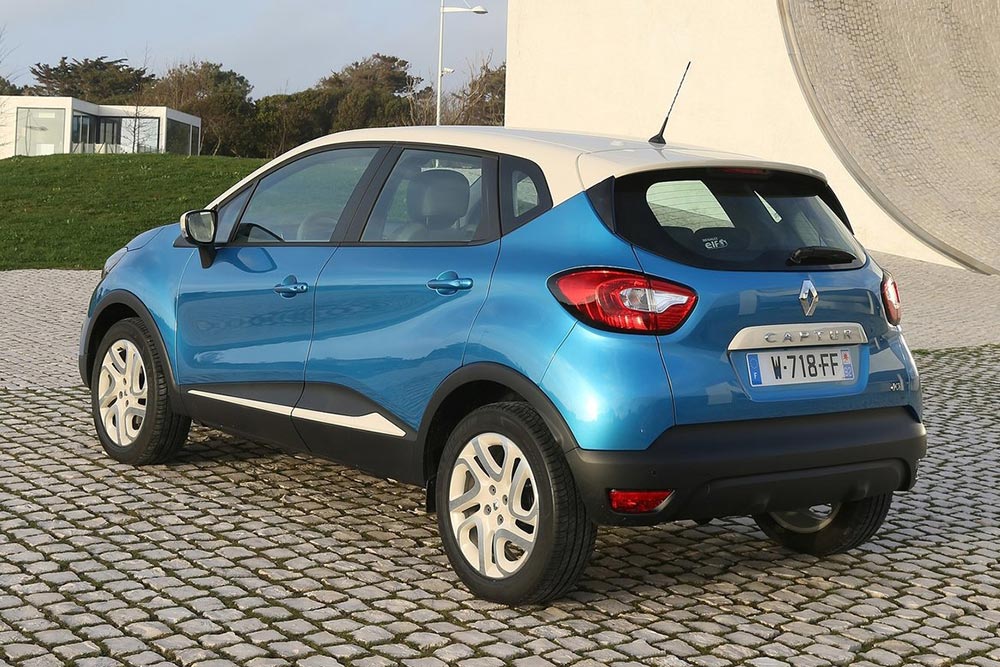 https://autogreeknews.gr/wp-content/uploads/2023/01/Renault-Captur-2014-4.jpg