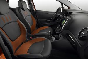 Renault-Captur-2014-embros-kathisma
