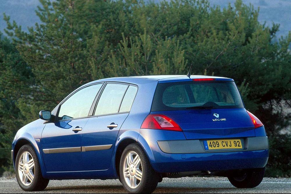 https://autogreeknews.gr/wp-content/uploads/2023/01/Renault-Megane-2003-1.jpg
