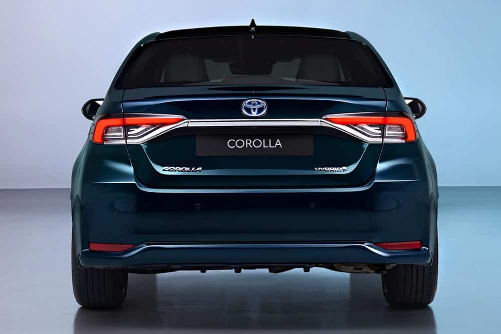 https://autogreeknews.gr/wp-content/uploads/2023/01/Toyota-Corolla-Sedan-2023-6.jpg