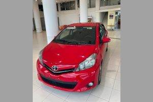 Toyota-Yaris-2011-(1)