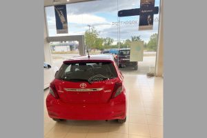 Toyota-Yaris-2011-(3)