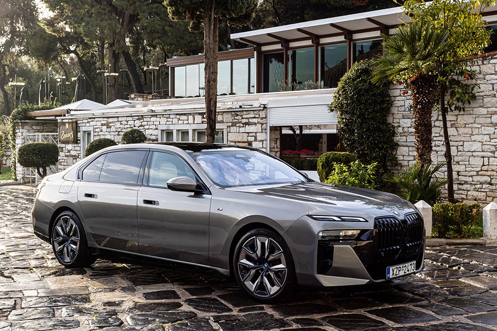 https://autogreeknews.gr/wp-content/uploads/2023/01/bmw-i7-athens-3.jpg
