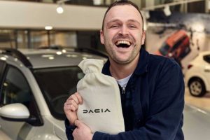 dacia-heated-seat-savior (3)