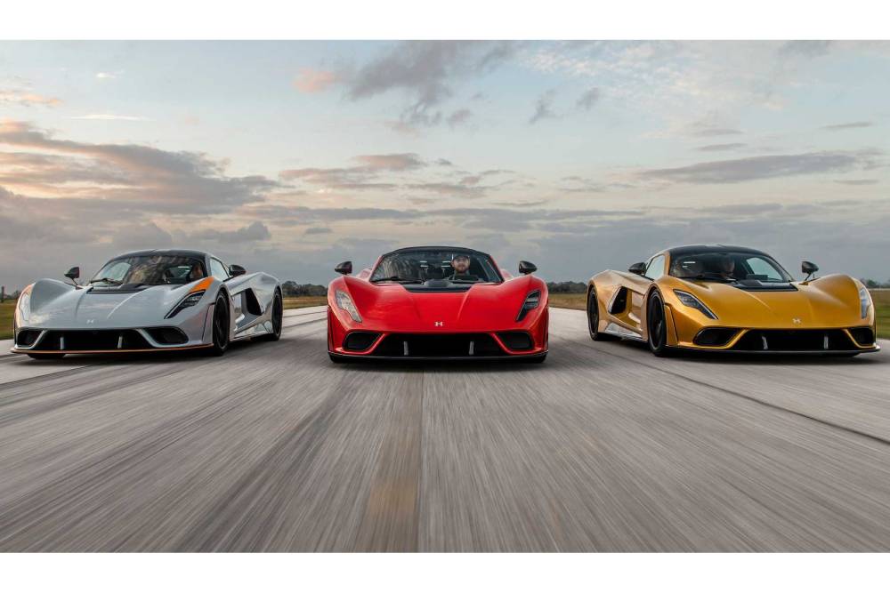 https://autogreeknews.gr/wp-content/uploads/2023/01/hennessey-celebrates-10th-venom-f5-hypercar-delive-1.jpg