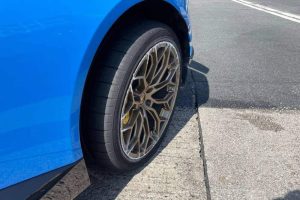 huracan performante crashed on van (2)