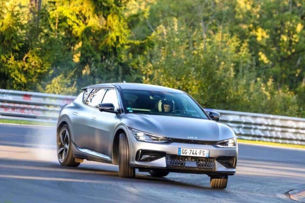 Το Kia EV6 GT «σκουπίζει» το Nurburgring (+video)