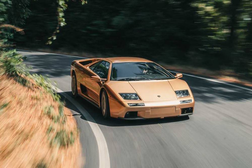 https://autogreeknews.gr/wp-content/uploads/2023/01/lamborghini-v12-engine-history-4.jpg