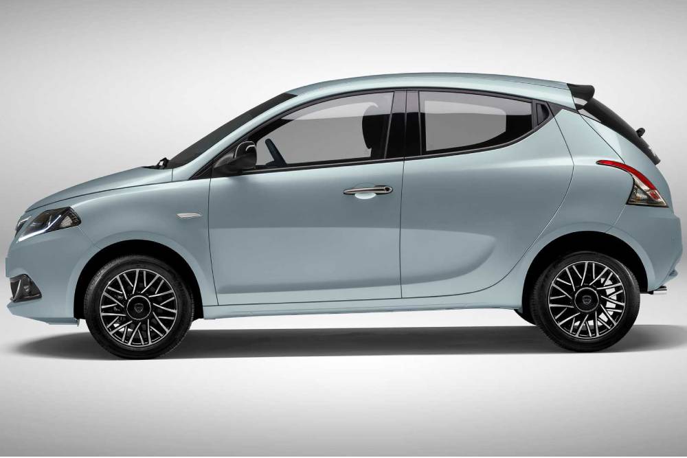 https://autogreeknews.gr/wp-content/uploads/2023/01/new-lancia-ypsilon-range-3.jpg