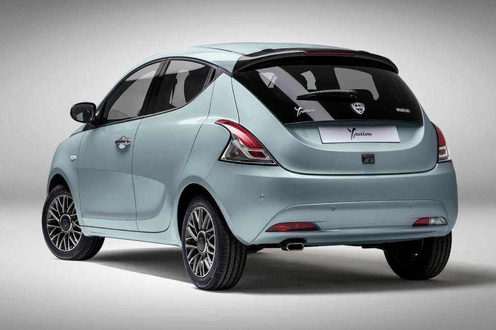 https://autogreeknews.gr/wp-content/uploads/2023/01/new-lancia-ypsilon-range-5.jpg