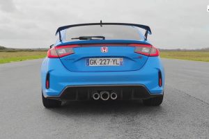 watch-the-2023-honda-civic-type-r-crack-230-kph-wi