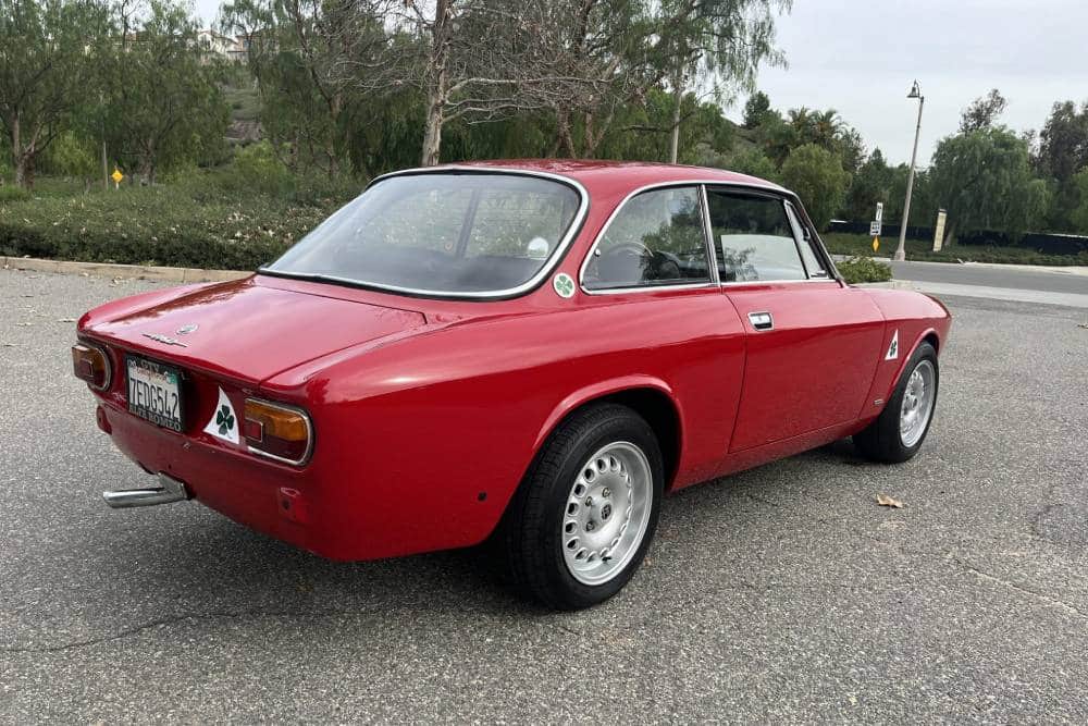 https://autogreeknews.gr/wp-content/uploads/2023/02/1970_alfa-romeo_gtv_IMG_6386-scaled-1.jpg