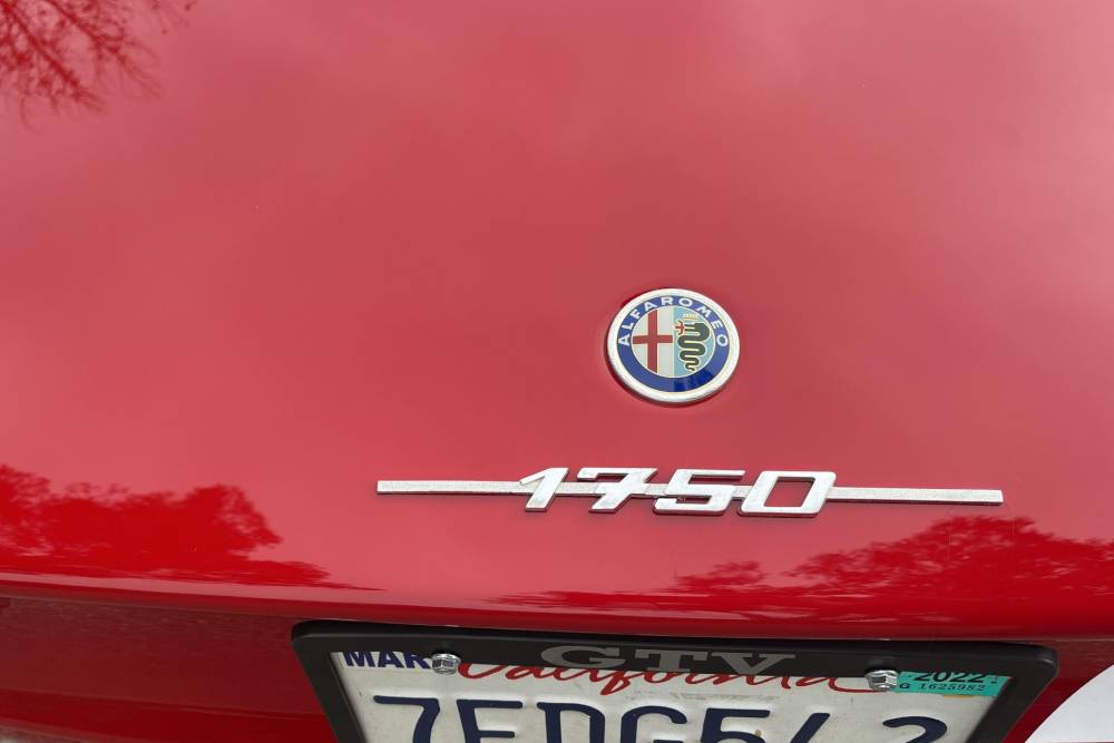 https://autogreeknews.gr/wp-content/uploads/2023/02/1970_alfa-romeo_gtv_IMG_6396-scaled-1.jpg