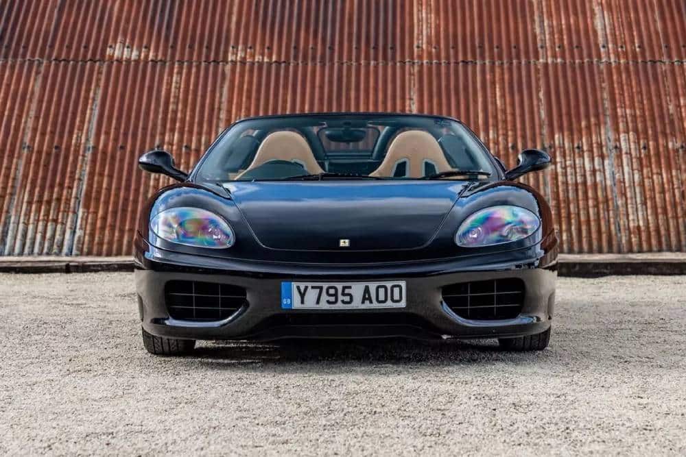 https://autogreeknews.gr/wp-content/uploads/2023/02/2001-Ferrari-360-Spider-David-Beckham-4.jpg