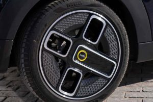 2023-mini-cooper-se-convertible (14)