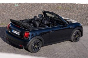 2023-mini-cooper-se-convertible (18)