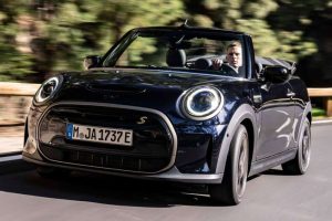 2023-mini-cooper-se-convertible (4)