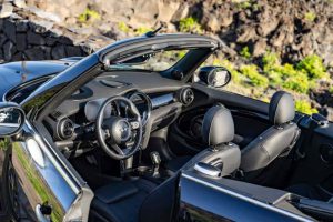 2023-mini-cooper-se-convertible (7)