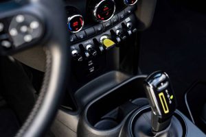 2023-mini-cooper-se-convertible (9)