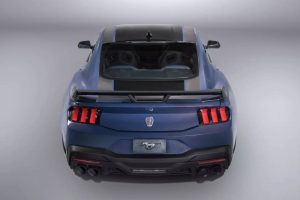 2024-Ford-Mustang-Dark-Horse-17