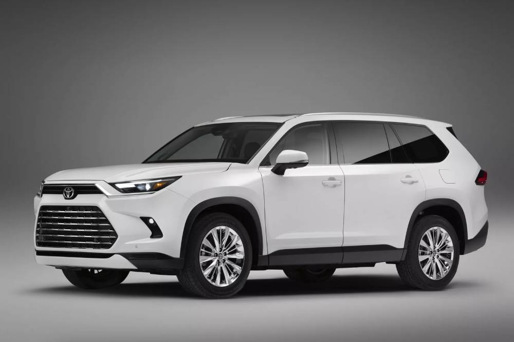 https://autogreeknews.gr/wp-content/uploads/2023/02/2024-Toyota-Grand-Highlander-27.jpg