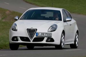Alfa_Romeo-Giulietta-2011-(1)