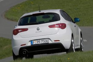 Alfa_Romeo-Giulietta-2011-(3)