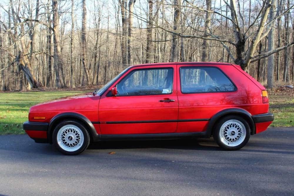 https://autogreeknews.gr/wp-content/uploads/2023/02/BaT-1992-VW-Golf-GTI-16v-5.jpg