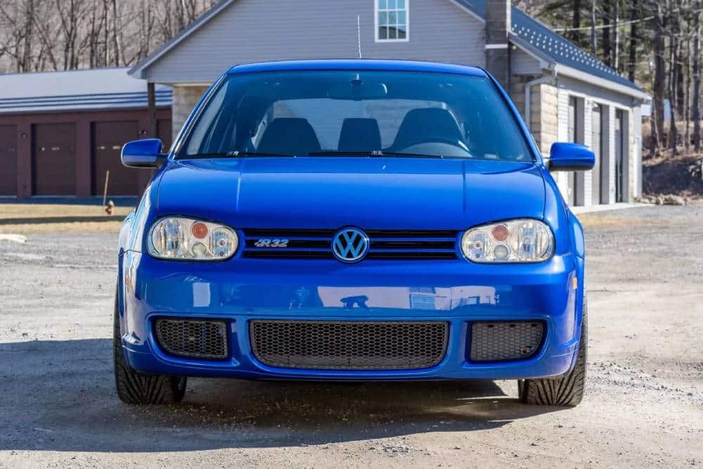 https://autogreeknews.gr/wp-content/uploads/2023/02/BaT-2004-VW-Golf-R32-2.jpg