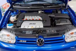 BaT-2004-VW-Golf-R32-44