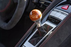 Cars-and-Bids-2005-Porsche-Carrera-GT-32