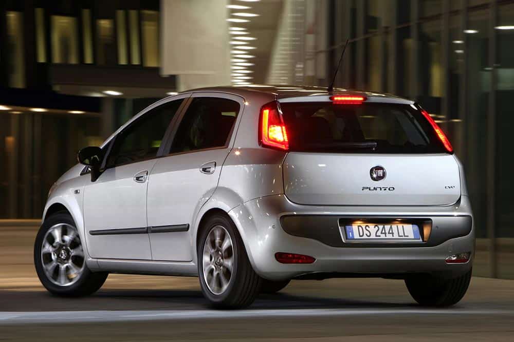 https://autogreeknews.gr/wp-content/uploads/2023/02/Fiat-Punto_Evo-2010-8.jpg