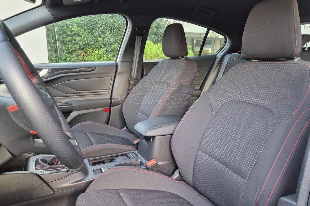 https://autogreeknews.gr/wp-content/uploads/2023/02/Ford-Focus-CarCenter-4.jpg
