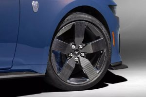Ford-Mustang-Dark-Horse-With-Carbon-Fiber-Wheels-4