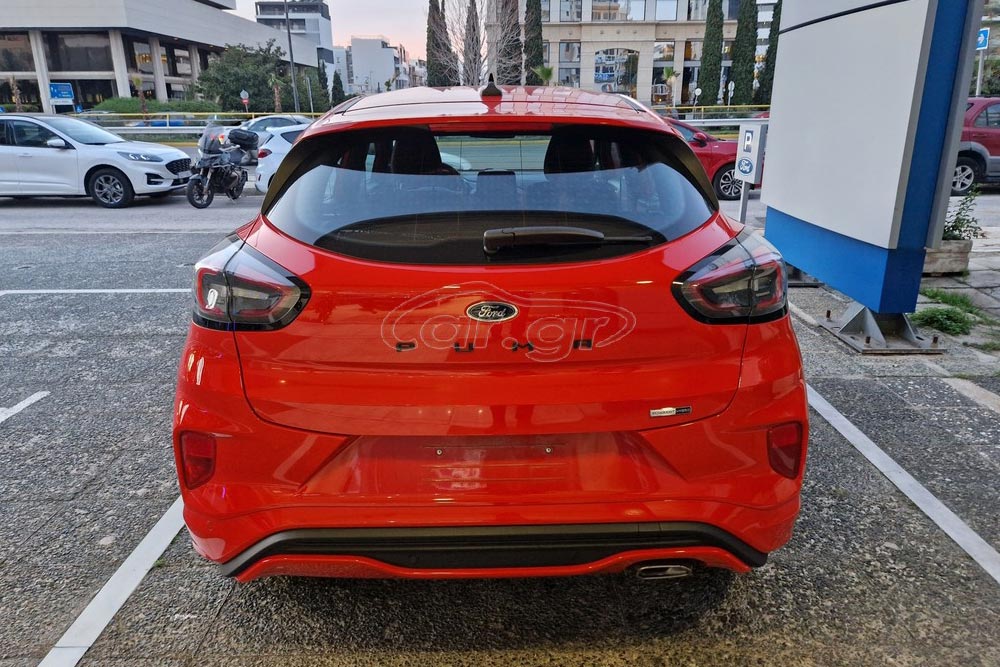 https://autogreeknews.gr/wp-content/uploads/2023/02/Ford-Puma-Car-Center-6.jpg
