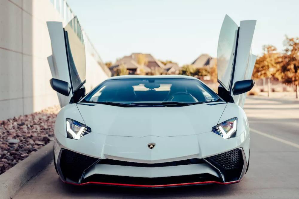 https://autogreeknews.gr/wp-content/uploads/2023/02/Lamborghini-Aventador-SV-13.jpg