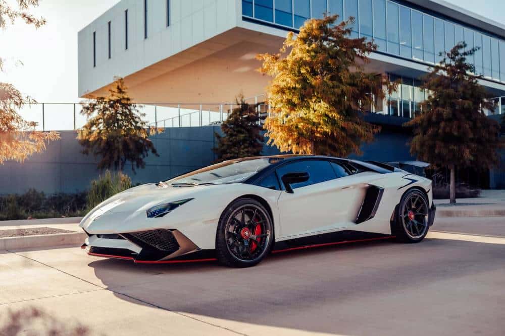 https://autogreeknews.gr/wp-content/uploads/2023/02/Lamborghini-Aventador-SV-9.jpg
